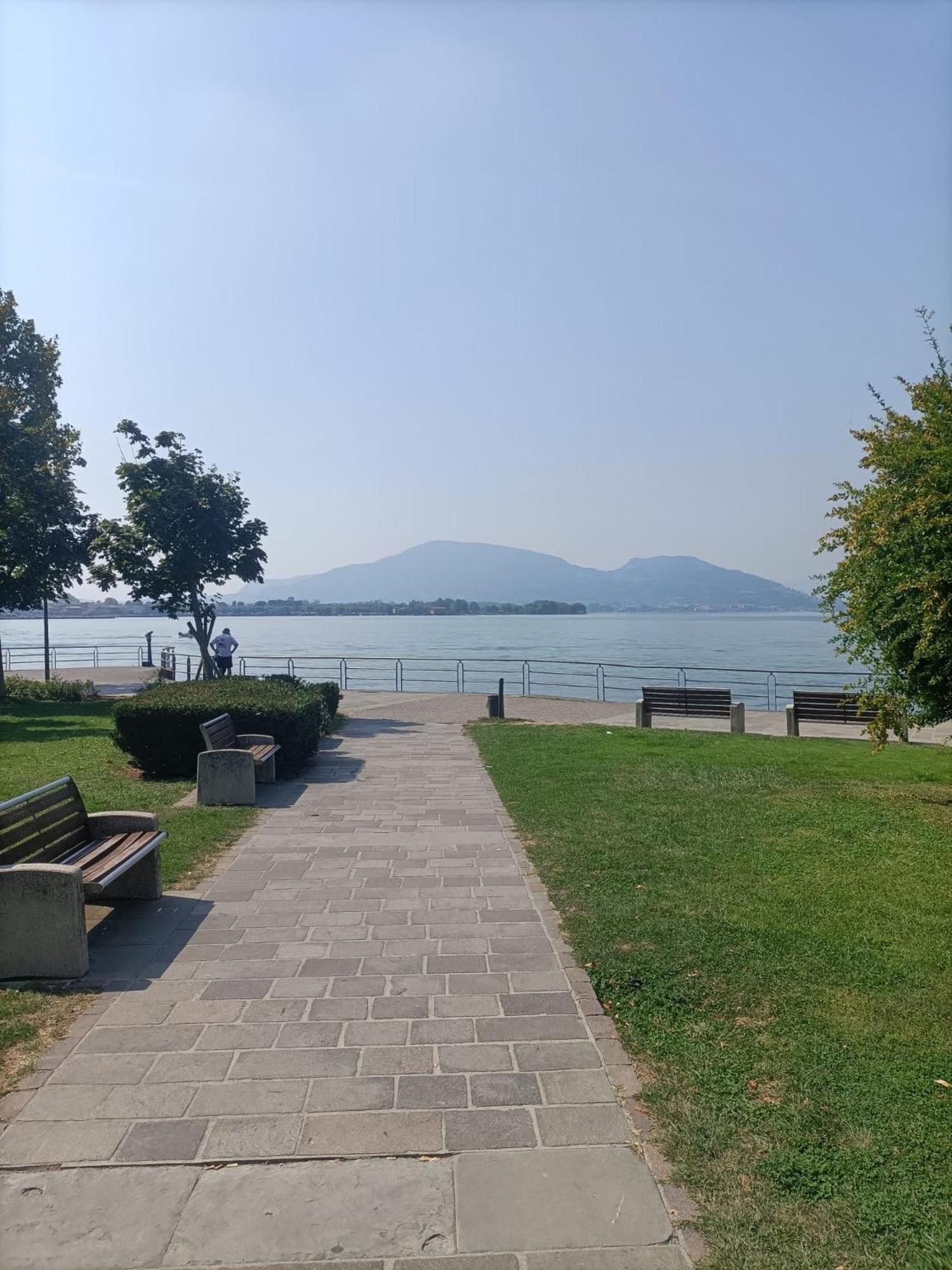 Beth House Iseo Apartment Стая снимка